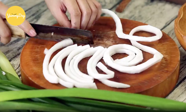 Sơ chế cùi dừa và thái thành sợi