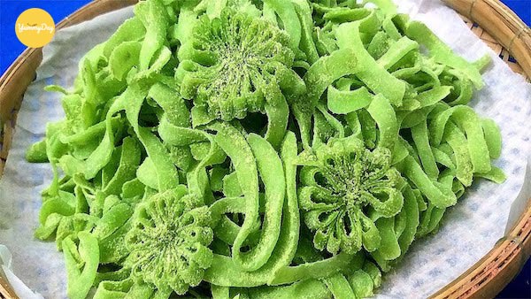 Thành phẩm mứt dừa non lá dứa thơm ngon