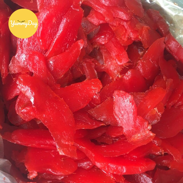 Mứt gừng màu đỏ nhìn đẹp mắt