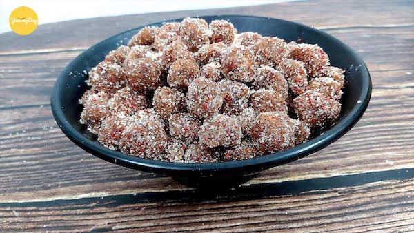 Mứt me lăn đường ngọt ngọt chua chua bắt vị