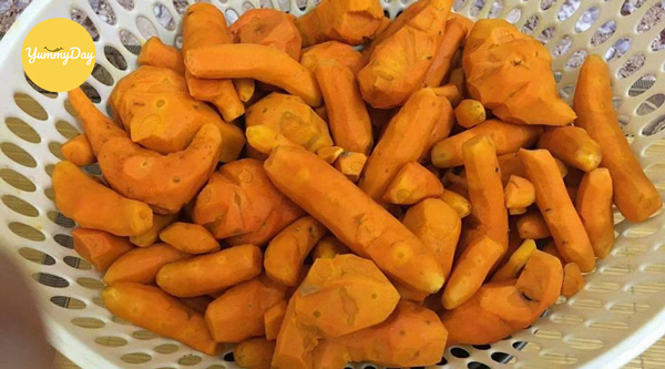 Nghệ đem đi gọt vỏ