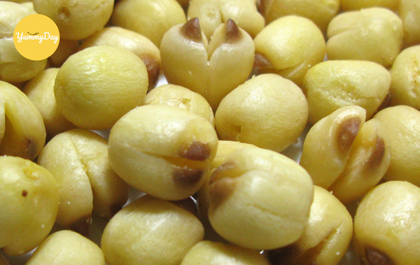 Nguyên liệu là hạt sen tươi ngon