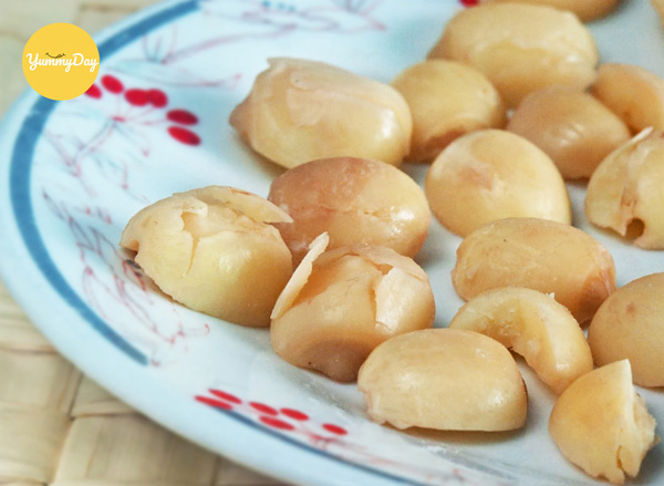 Hạt sen luộc chín rồi để ráo