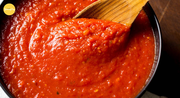 Sốt cà chua đậm đà ăn kèm bánh mì pate