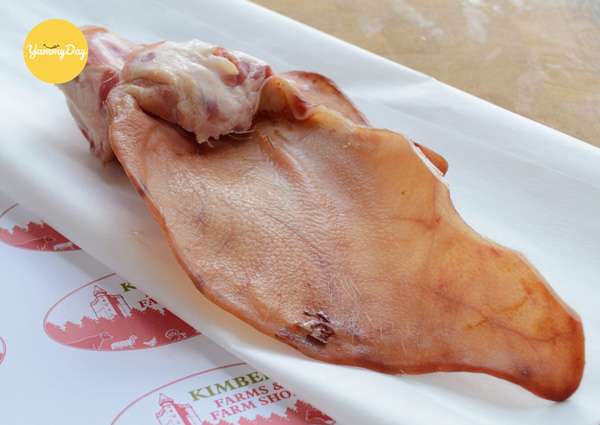 Nguyên liệu chính - tai heo tươi ngon