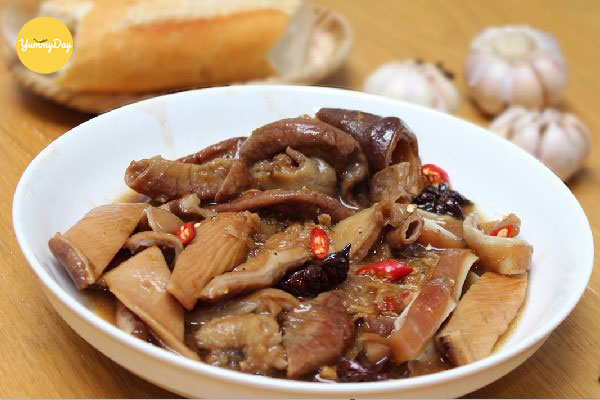 Nấu phá lấu lòng heo