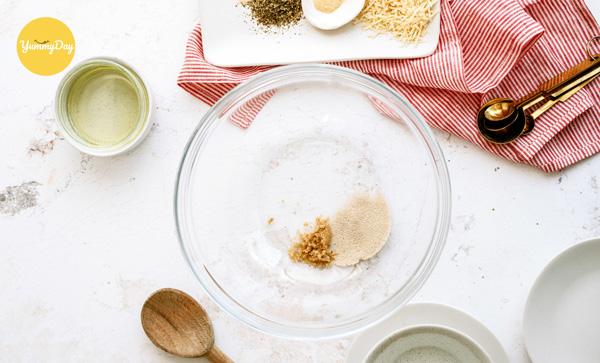 Tiến hành trộn bột bánh