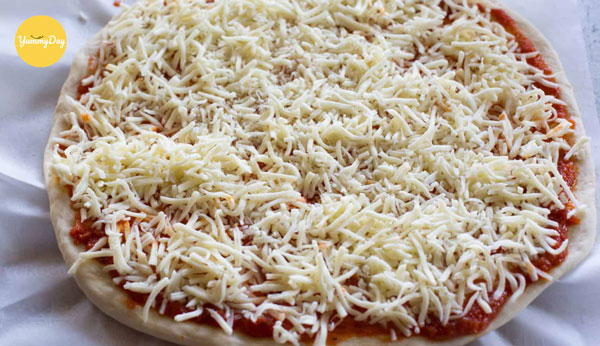 Lớp phô mai mozzarella đầy ụ