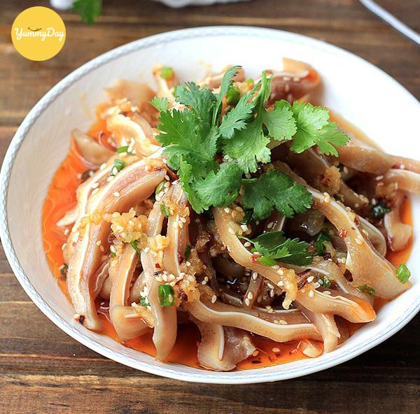 Tai heo xào sả ớt ngon bá cháy