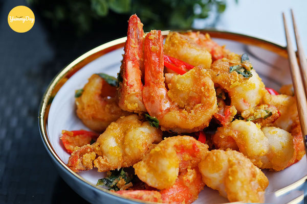 Món tôm rang trứng muối ngon hết sẩy