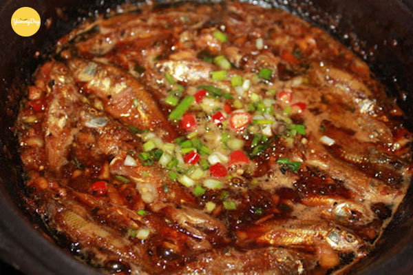 Cá linh kho me ngon đắm đuối
