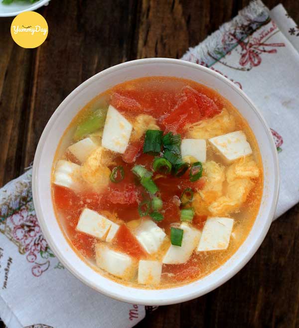 Nấu canh trứng cà chua đậu hũ đơn giản