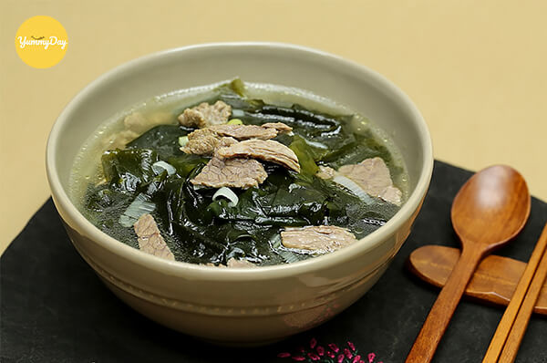 Canh rong biển thịt bò thơm ngon giàu dưỡng chất