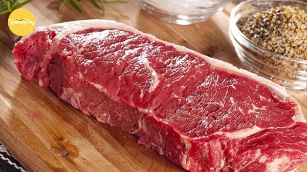 Sơ chế các nguyên liệu làm món canh rong biển thịt bò