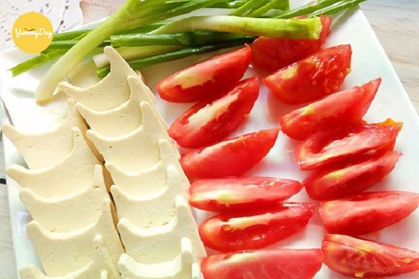 Nguyên liệu không thể thiếu cho món canh trứng cà chua đậu hũ
