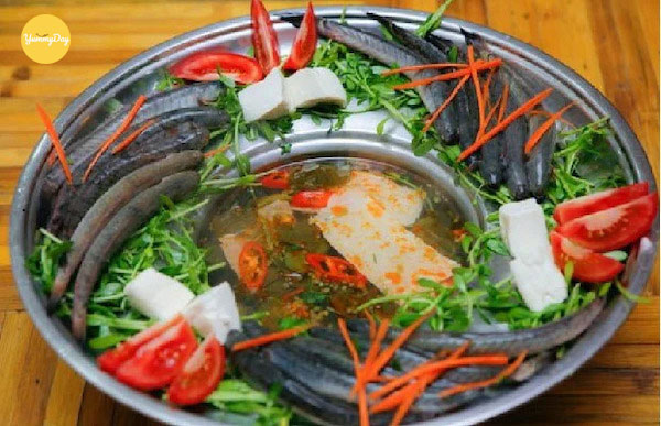 Món lẩu cá kèo rau đắng đậm đà