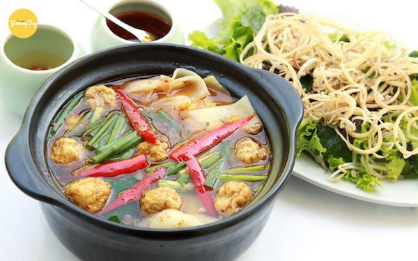 Lẩu cá thác chua cay