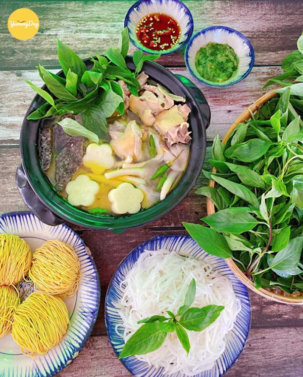 Lẩu gà lá quế thơm ngon cho ngày se lạnh