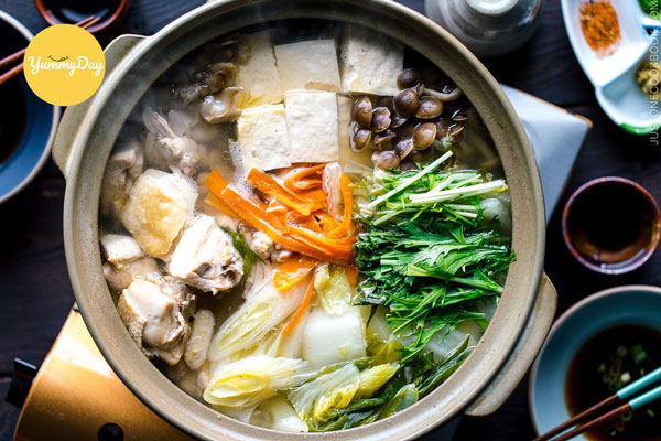 Ăn lẩu gà hầm sả vào những ngày trời mưa thật là ấm bụng