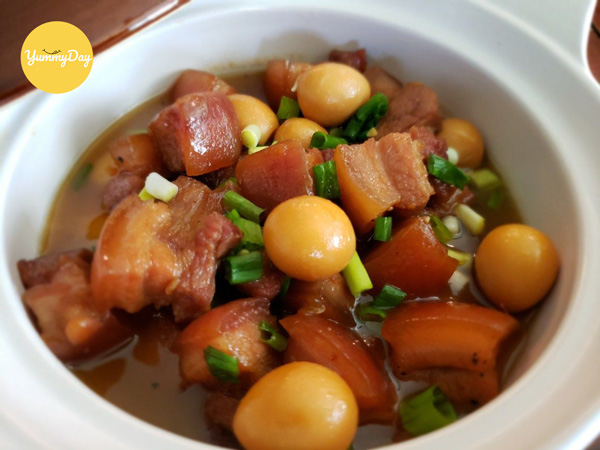 Món thịt kho trứng cút tuyệt hảo