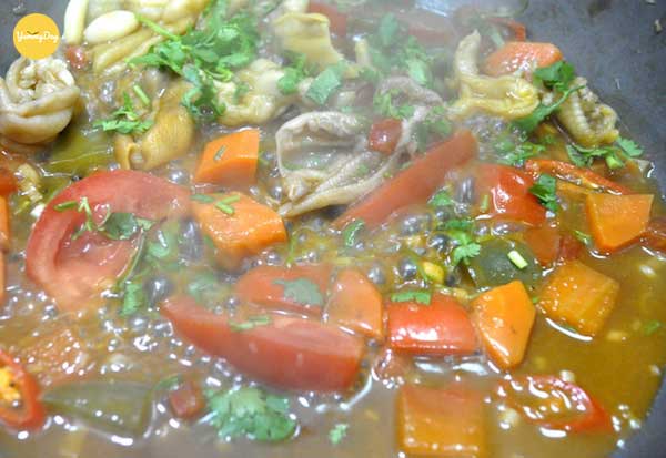 Nấu nước sốt chua ngọt