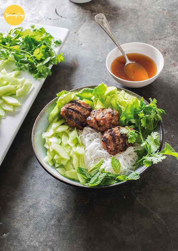 Bắt tay vào làm chả nướng thôi nào!