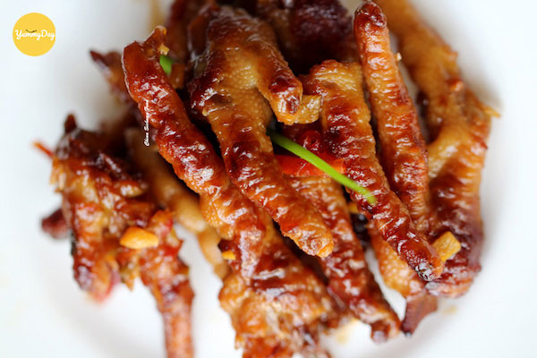 Món chân gà nướng mật ong
