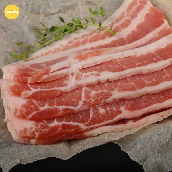 Miếng thịt ba chỉ tươi ngon