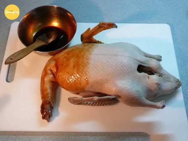 Thịt vịt được ướp với gia vị