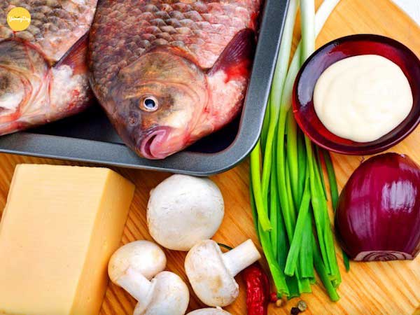 Các nguyên liệu làm món cá chép giòn xào nấm