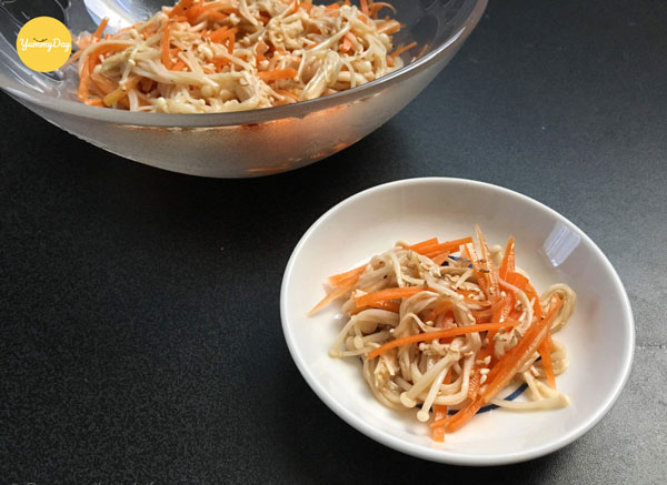 Nấm kim châm xào cà rốt