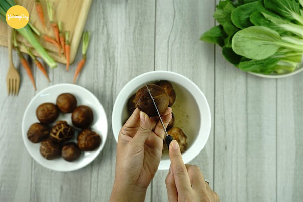 Cắt bỏ phần chân nấm
