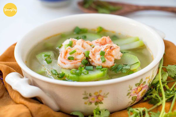 Canh bầu nấu tôm vô cùng bổ dưỡng và thanh mát