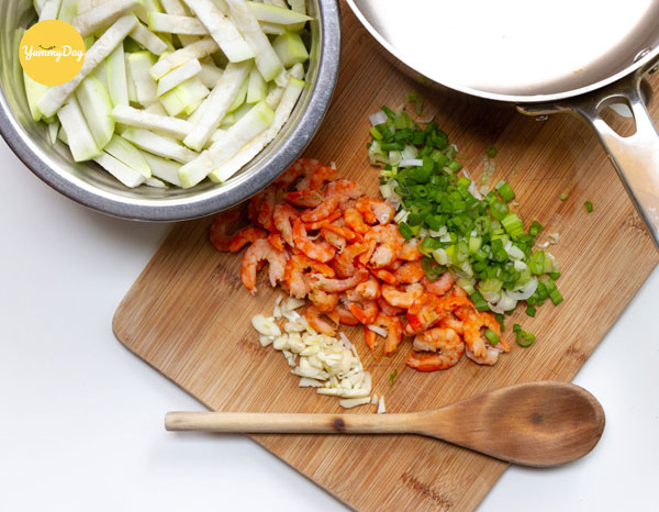 Nguyên liệu cho món canh bí đao nấu tôm