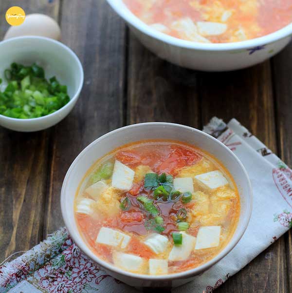 Món canh cà chua đậu phụ trứng ngon nhức nách