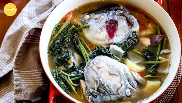 Canh đầu cá hồi nấu thơm