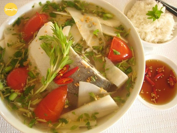 Món canh cá nấu mẻ đơn giản