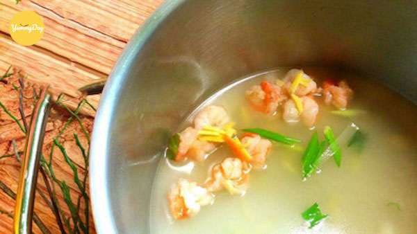 Cho tôm vào trước