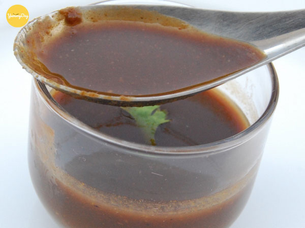 Dằm me lấy phần nước cốt