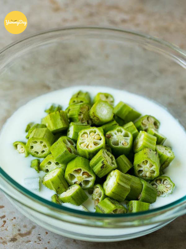 Cắt đậu thành thành những khúc nhỏ xinh xinh