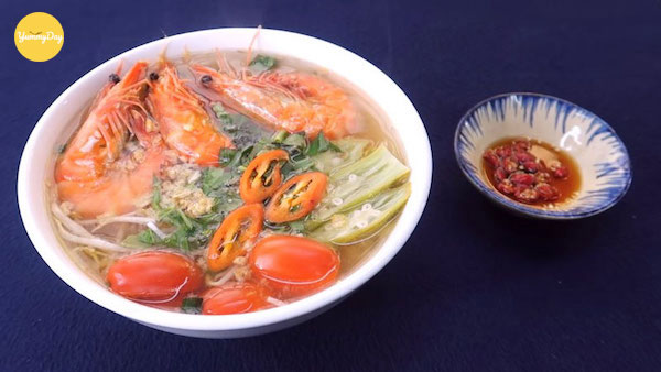 Một tô canh chua ngọt tròn vị