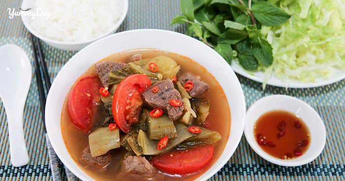 Cách nấu canh dưa chua thịt bò thơm ngon đậm vị cho cả nhà