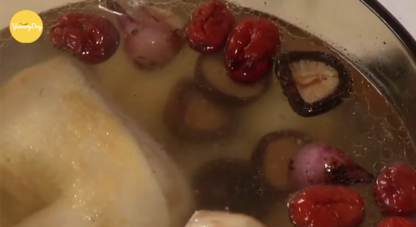 Hầm thịt gà chín mềm