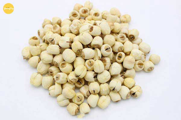 Hạt sen thì bỏ hết tâm sen và rửa sạch