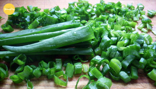 Thái nhỏ hành lá