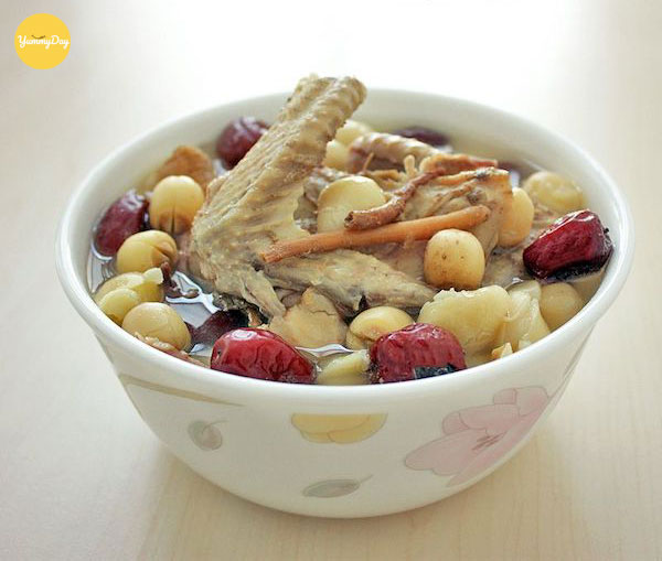 Canh gà hạt sen ngon ngọt đã hoàn thành