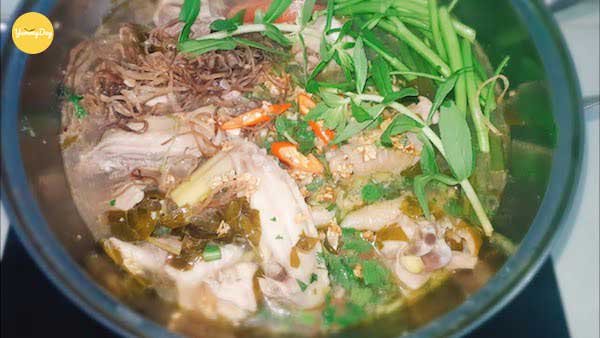 Canh gà lá giang thơm ngon ăn xuất sắc