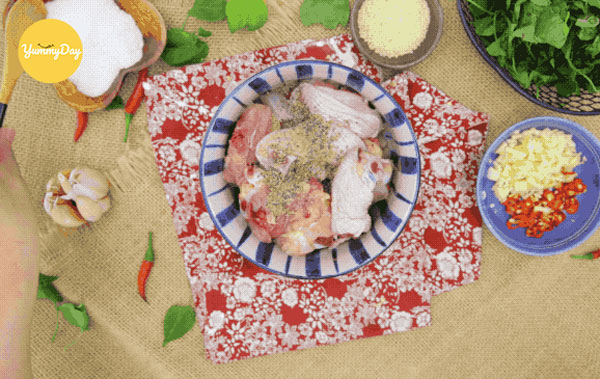 Có thể ướp thịt gà trước cho vị gà đậm đà