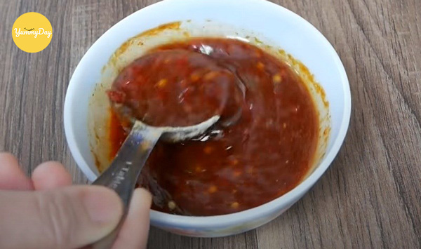 Làm nước sốt ướp cánh gà