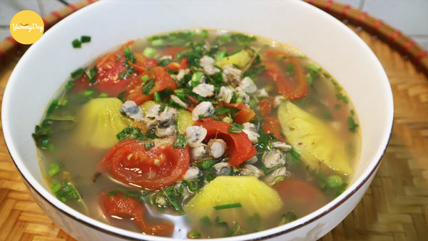 Thưởng thức món Canh hến nấu chua ngọt